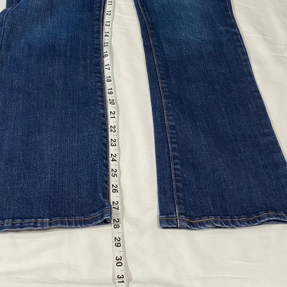 Levi's Demi Curve Mid Rise Boot Cut Dark Wash Jean - Picture 11 of 15